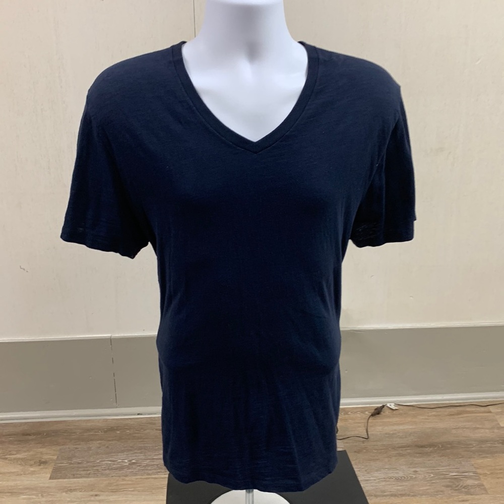 Vintage v-neck premium old navy T-shirt